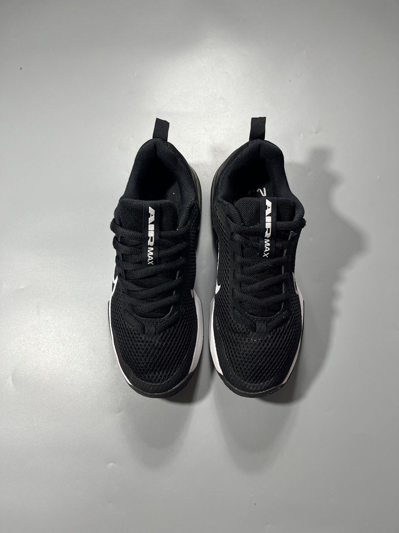 NIKE ALPHA TRAINER 6 (Category: Sneakers) located in Pagadian. Submitted by criss_johnn (Listing ID 1466671264, Image 2). Description: NIKE ALPHA TRAINER 6 8 us 41 eur 26 cm Excellent condition Thrifted pair Authentic Scratches | sign of usage -Pang gym or pang pickle nyo po, super spiky po nito✨.