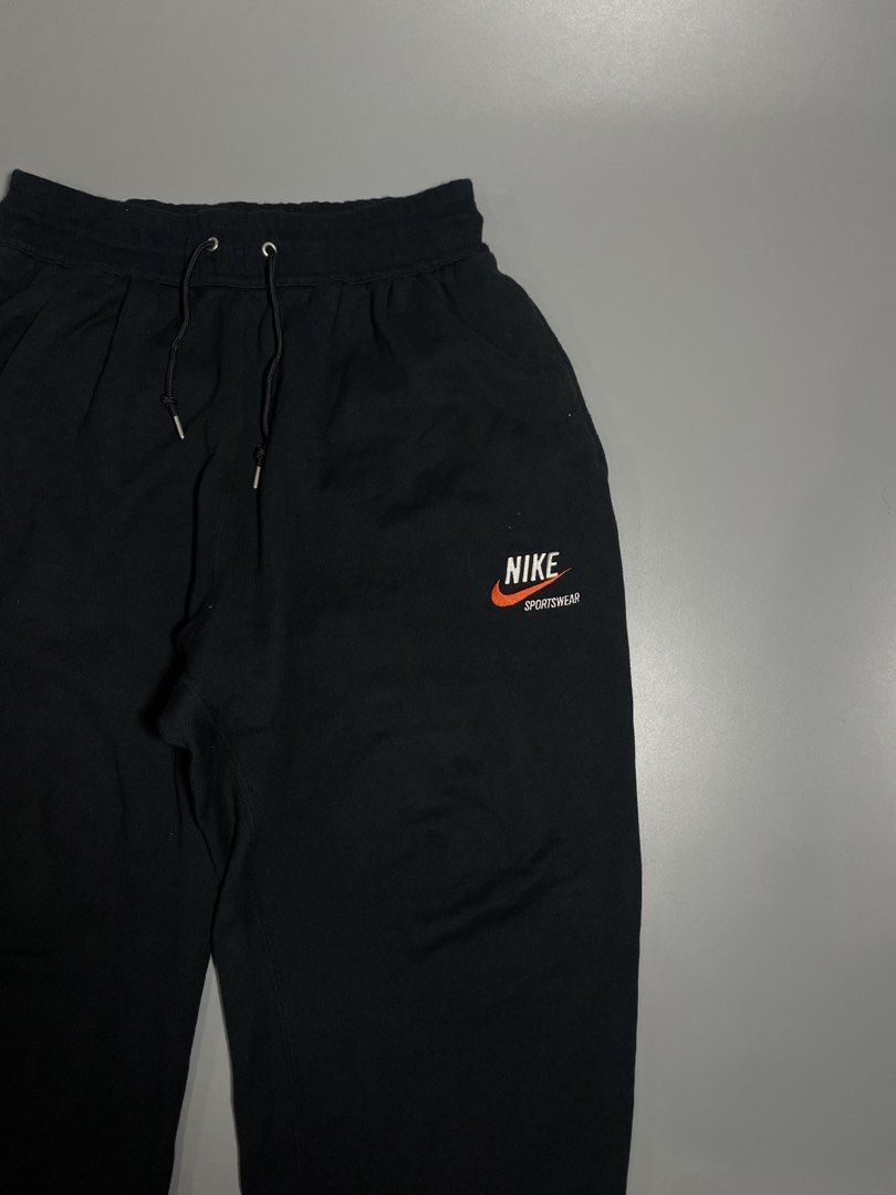 Nike Baggy Sweatpants (Category: Joggers) located in Leyte. Submitted by vincentjohn3 (Listing ID 1466572233, Image 3). Description: .