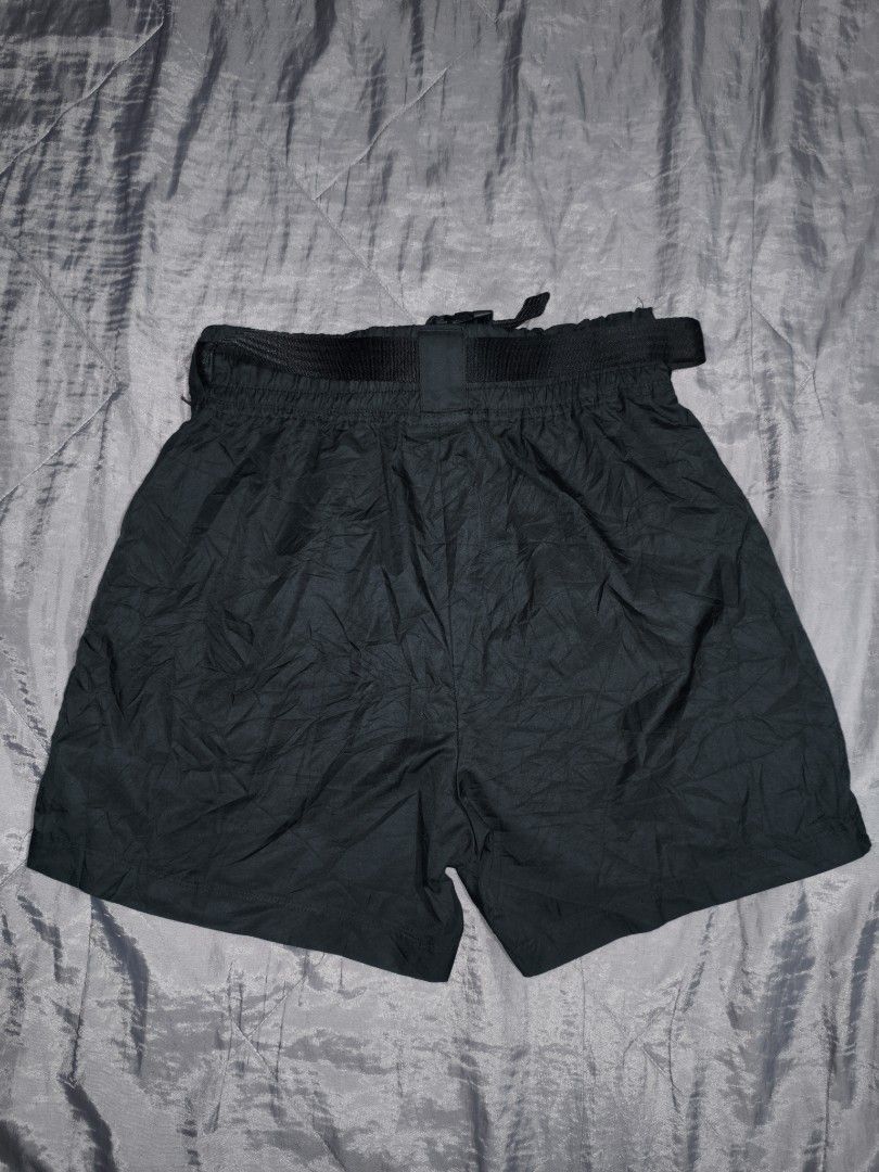 Nike Black Nylon Utility Belted Shorts Size M (Category: Shorts) located in Polangui. Submitted by quongmarka50283 (Listing ID 1466680657, Image 2). Description: dimes:16/28 to 30 color rate:9.7/10 no issue.