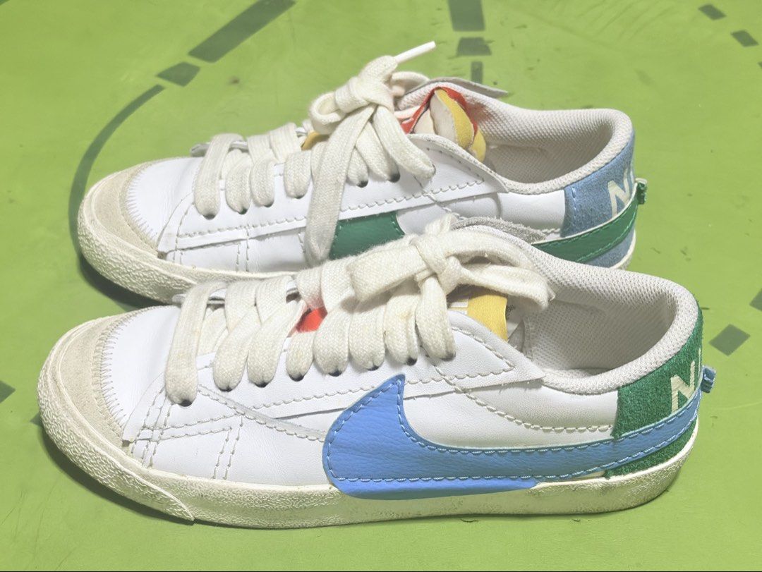 Nike Blazer low ‘77 jumbo white mismatch (Category: Sneakers) located in Manila. Submitted by otterceyks (Listing ID 1466722644, Image 3). Description: - Has minor flaws - no box - used at least 10 times - UK 5 / EUR 38.5 FEMALE - in good condition just need cleaning - buyer: pref in metro manila only - lalamove or grab .