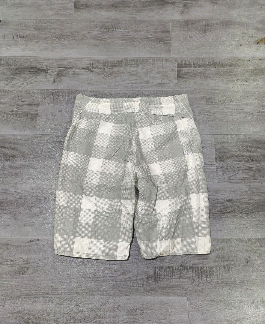 NIKE BOARDSHORT (Category: Activewear) located in Tagum. Submitted by danelle_closet1106 (Listing ID 1466690683, Image 2). Description: AS NEW SIZE:34 NO ISSUE NEEDWASH ONLY.
