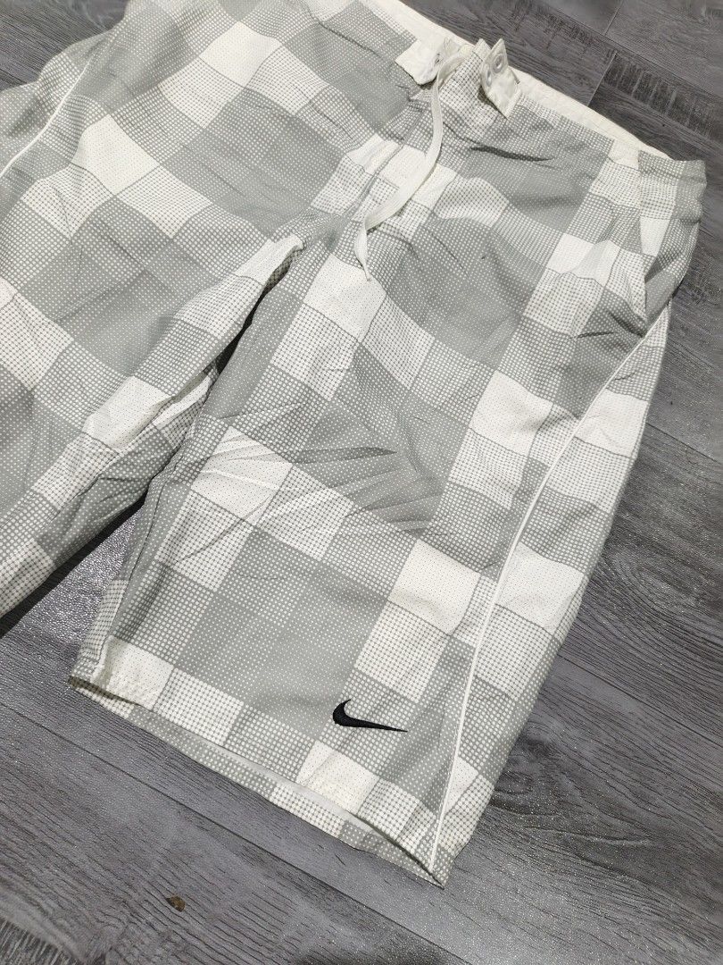 NIKE BOARDSHORT (Category: Activewear) located in Tagum. Submitted by danelle_closet1106 (Listing ID 1466690683, Image 3). Description: AS NEW SIZE:34 NO ISSUE NEEDWASH ONLY.