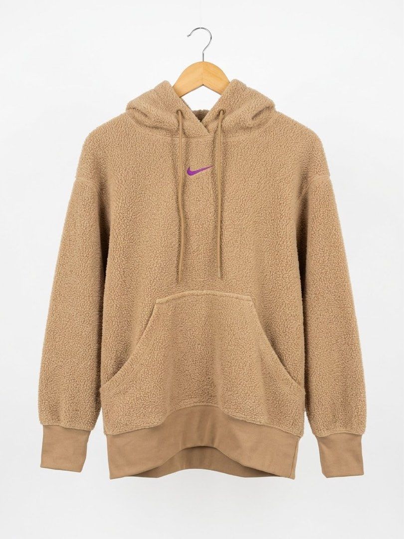 NIKE BROWN SHERPA🤎 (Category: Coats, Jackets and Outerwear) located in Butuan. Submitted by thrift.maxey (Listing ID 1466615150, Image 1). Description: 22/27 As new.