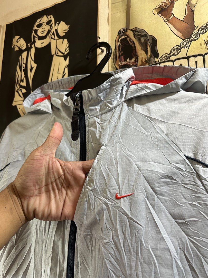Nike Clima-Fit (Category: Coats, Jackets and Outerwear) located in Dipolog. Submitted by notie.thrift (Listing ID 1466564521, Image 3). Description: Nike (Clima-Fit) Width 22 Length 27 Excellent condition No issue.