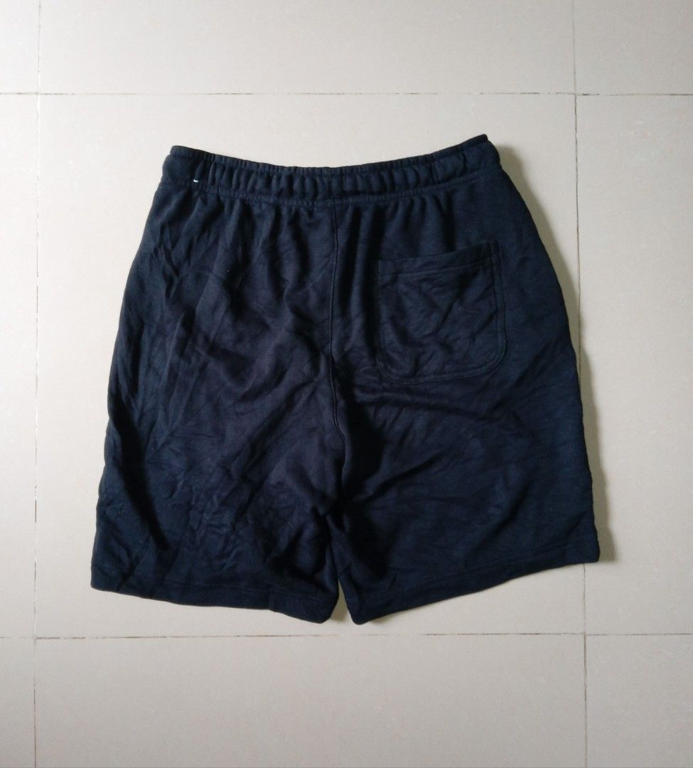 Nike club fleece short (Category: Shorts) located in Akbar. Submitted by bethlehema07352 (Listing ID 1466648332, Image 3). Description: .