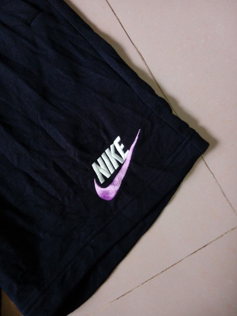 Nike club fleece short (Category: Shorts) located in Akbar. Submitted by bethlehema07352 (Listing ID 1466648332, Image 2). Description: .