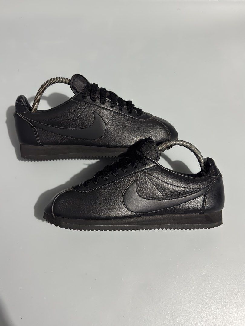 Nike Cortez Triple Black (Category: Sneakers) located in Manila. Submitted by icoolmen031590 (Listing ID 1466746094, Image 2). Description: .