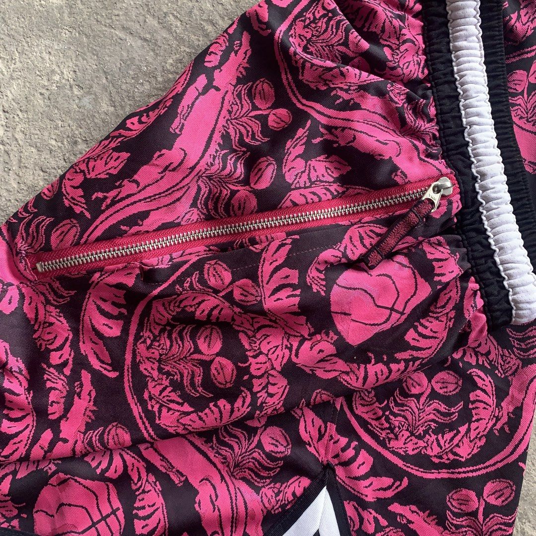 Nike DNA Short (Category: Shorts) located in Manila. Submitted by egersss (Listing ID 1466611228, Image 3). Description: Nike DNA Pink - Medium on tag (adult) - Dimes: Waist 30-36 x Length 21 - Excellent condition - No issue - Location: Imus Cavite .