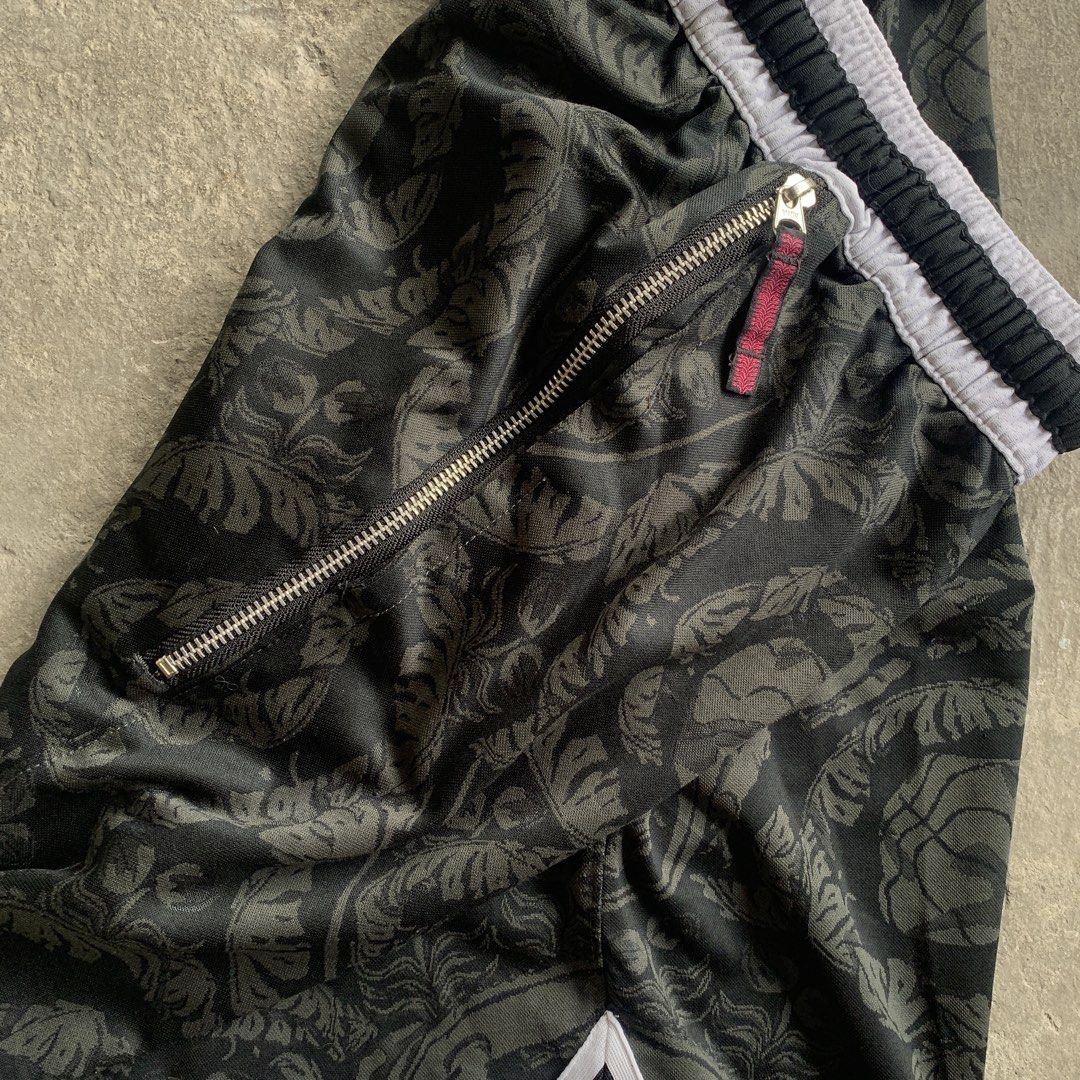 Nike DNA Short (Category: Shorts) located in Manila. Submitted by egersss (Listing ID 1466611423, Image 3). Description: Nike Dna Black - XL on tag (adult) - Dimes: Waist 30-38 x Length 21 - Good condition - No issue - Location: Imus Cavite.
