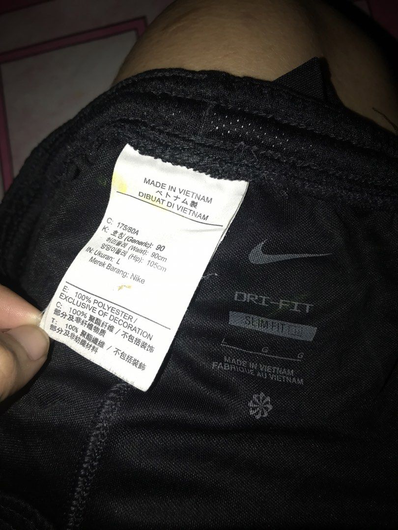 Nike running black dri fit short (Category: Shorts) located in Manila. Submitted by franceleeb33468 (Listing ID 1466654869, Image 2). Description: Waist 30-42 Length 16 very good condition Complete tags.