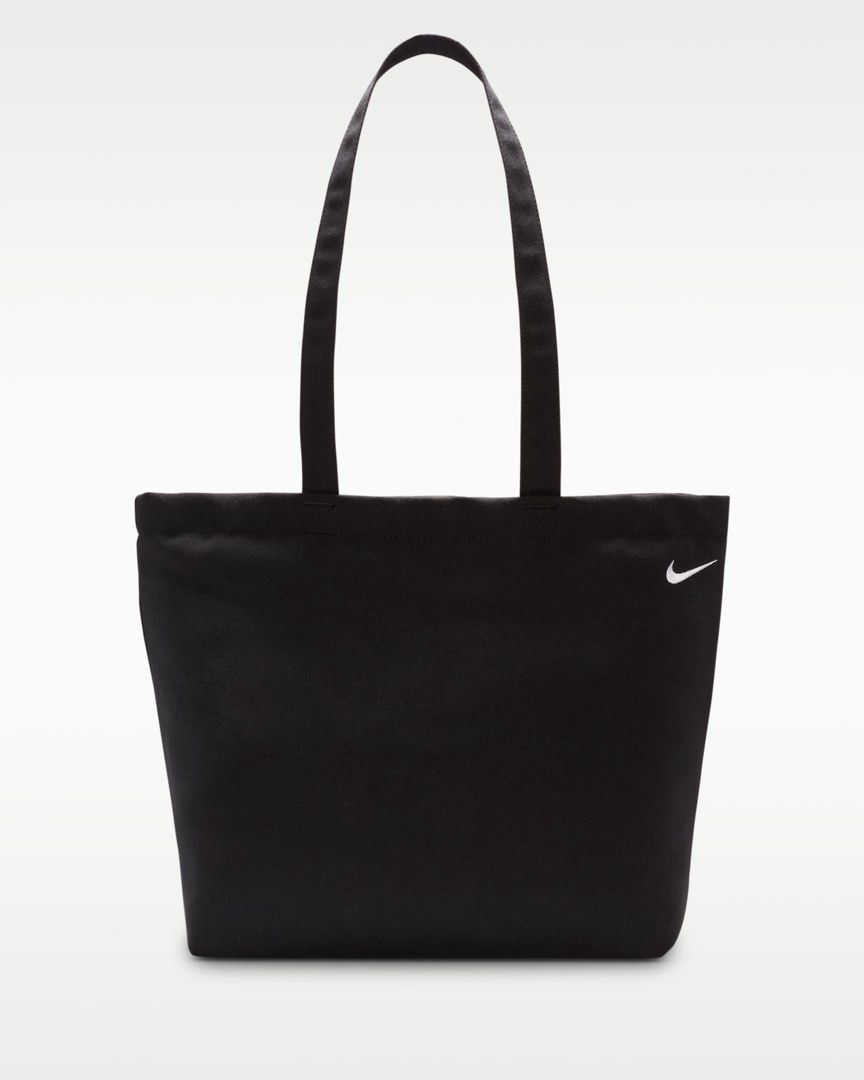 Nike Heritage Tote bag (22L) (Category: Tote Bags) located in Quezon City. Submitted by mackoyusgoods (Listing ID 1466622115, Image 1). Description: Let your uniqueness shine with a blank-canvas design that’s ideal for personalised pins or embellishments, so you can have a bag that is truly your own. 53.5cm W x 35.5cm H x 15cm D (approx.) Internal key loop Internal slip pocket 100% polyester Spot clean Colour Shown: Black/Volt/White.