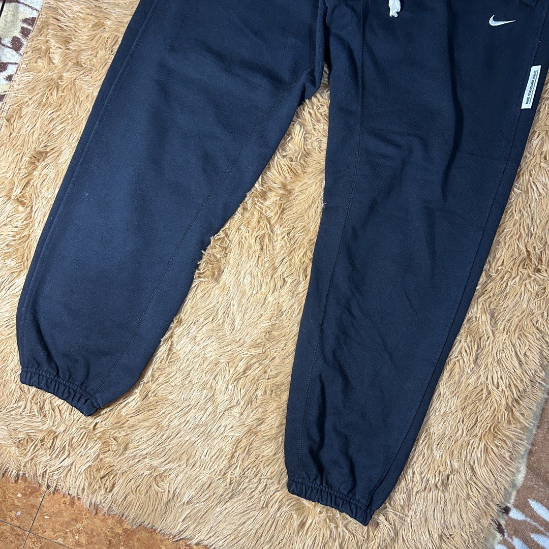 Nike Jogger Pants Side Embroidered Logo (Category: Joggers) located in Manila. Submitted by albrtthriftpicks (Listing ID 1466751263, Image 3). Description: 📍Nike Jogger Pants Side Embroidered Logo fit to waist size 32-35 length 39 9.5/10 condition 950+sf.