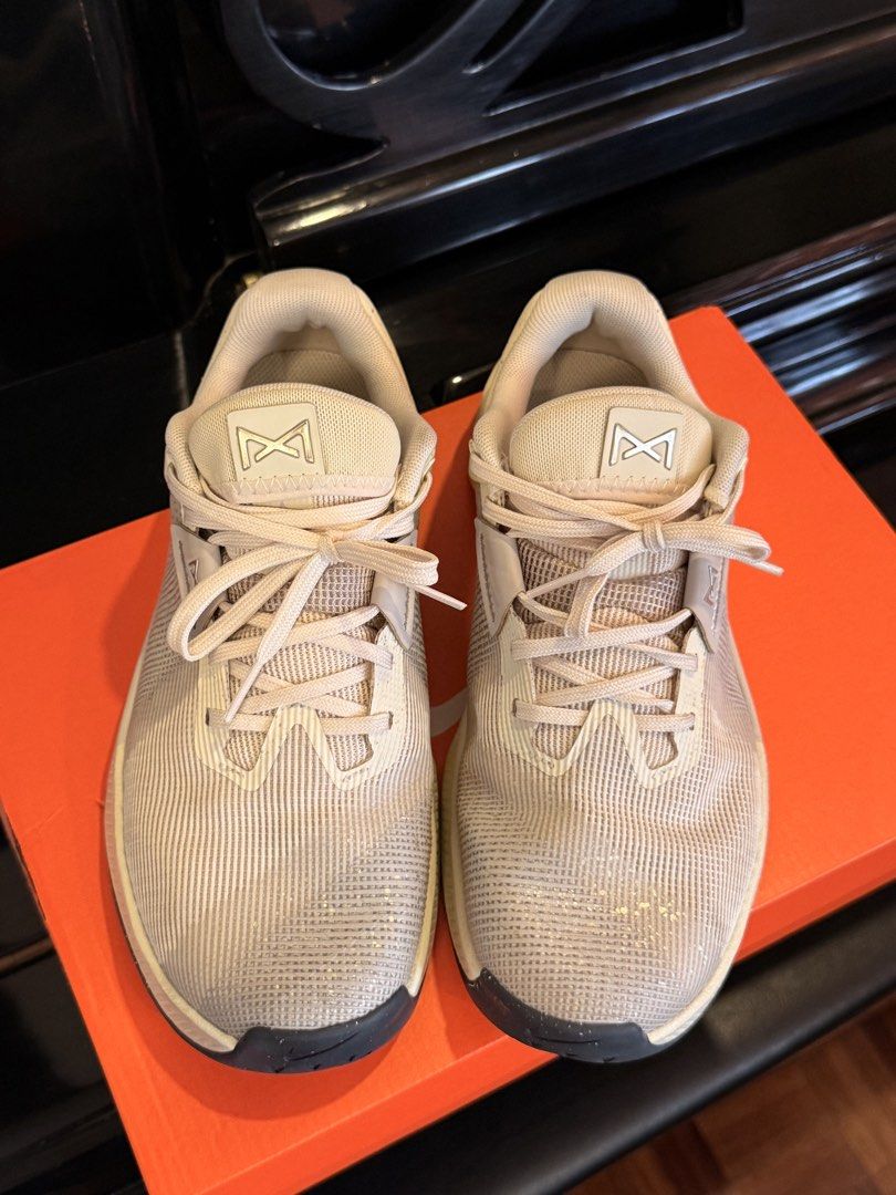 Nike Metcon 10 SE Womens (Category: Sneakers) located in Manila. Submitted by prelovedbyjana (Listing ID 1466606813, Image 3). Description: Women’s Training Shoes Size: Women’s US 9 / EU 40.5 Condition: Like brand new, no flaws Used only 3-4 times Colour Shown: Light Khaki/Cream II/Anthracite/Metallic Gold Grain Inclusions: original nike box Original price: ₱8,595 .