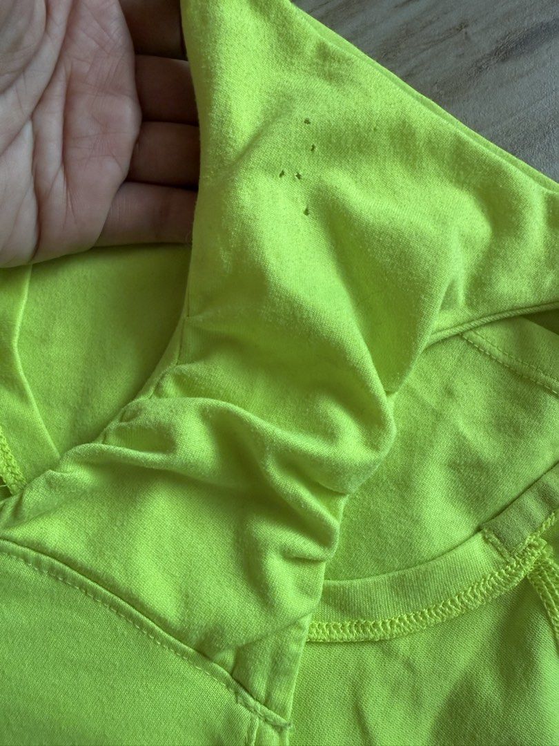 Nike neon (Category: Activewear) located in Manila. Submitted by mariadarna (Listing ID 1466765514, Image 3). Description: .