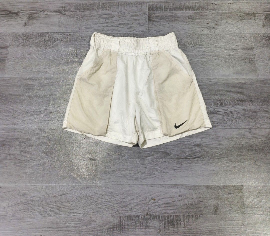 NIKE NYLON SHORT FOR WOMENS (Category: Activewear) located in Tagum. Submitted by danelle_closet1106 (Listing ID 1466690543, Image 1). Description: EXCELLENT SIZE:MED TO LARGE WOMEN'S NEEDWASH ISSUE:SEE LAST PIC.