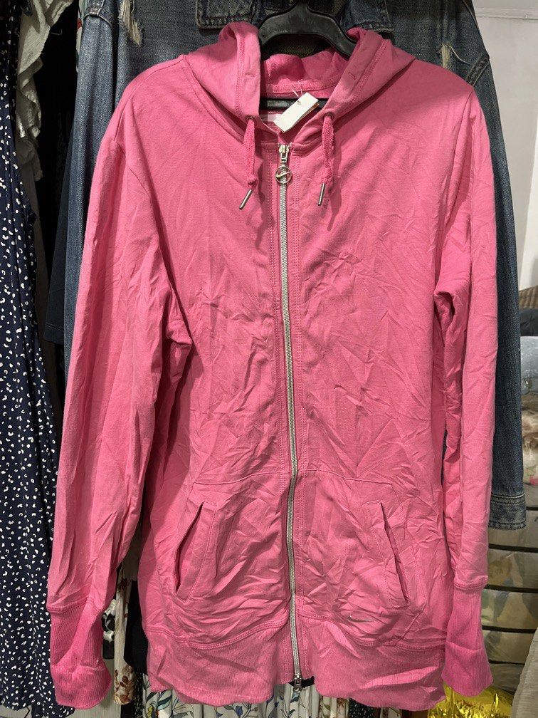 Nike pink jacket (Category: Coats, Jackets and Outerwear) located in Angat. Submitted by preloved88.u (Listing ID 1466618837, Image 1). Description: Like new.