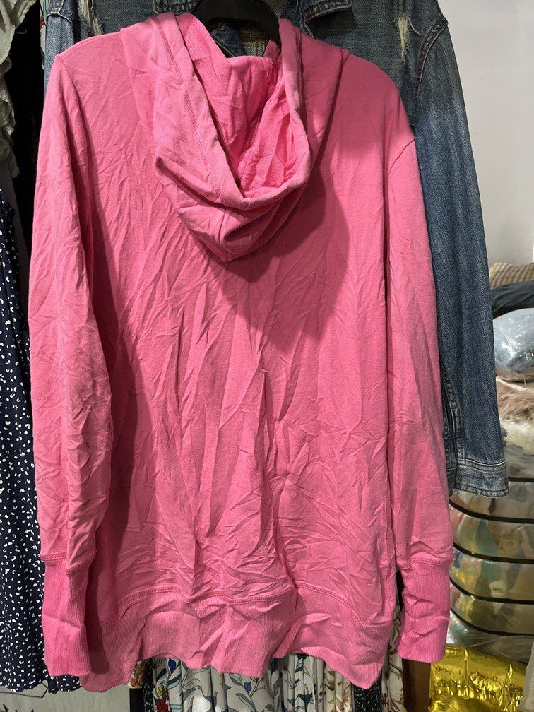 Nike pink jacket (Category: Coats, Jackets and Outerwear) located in Angat. Submitted by preloved88.u (Listing ID 1466618837, Image 2). Description: Like new.