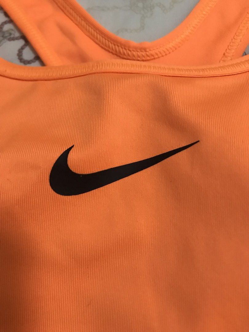 Nike Pro Sportsbra (Category: Activewear) located in Manila. Submitted by freshlemon58885 (Listing ID 1466632652, Image 2). Description: EUC Padded Large on Tag Made in Sri Lanka.