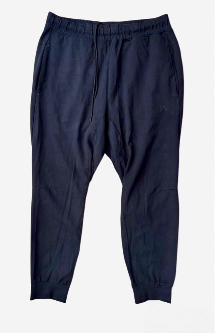 Nike set as pack hoodie jacket (Category: Coats, Jackets and Outerwear) located in Quezon City. Submitted by cornerco (Listing ID 1466723205, Image 3). Description: 2xl both sizes (jacket and pants) Nike tech Fleece Can be bought separately 1.5k for both.