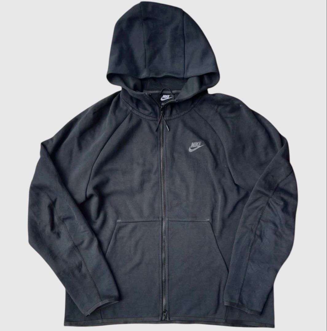 Nike set as pack hoodie jacket (Category: Coats, Jackets and Outerwear) located in Quezon City. Submitted by cornerco (Listing ID 1466723205, Image 2). Description: 2xl both sizes (jacket and pants) Nike tech Fleece Can be bought separately 1.5k for both.