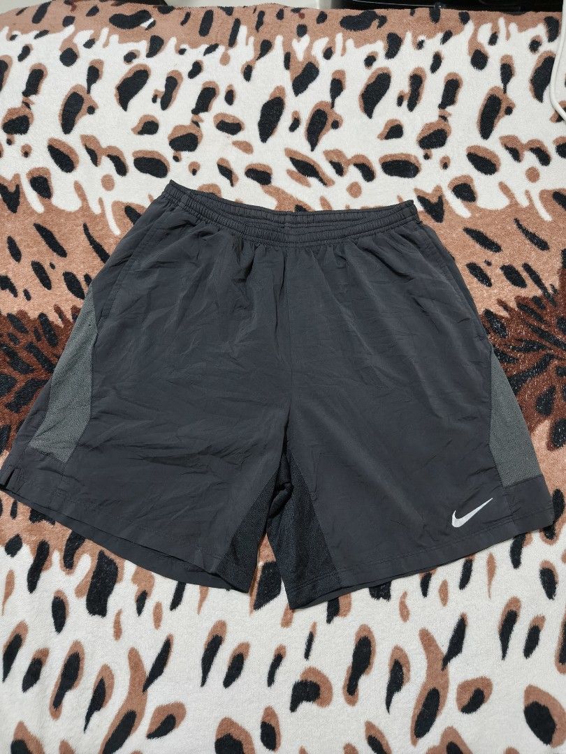 NIKE SIZE LARGE (Category: Shorts) located in Manila. Submitted by gelove.thrift (Listing ID 1466674285, Image 1). Description: .