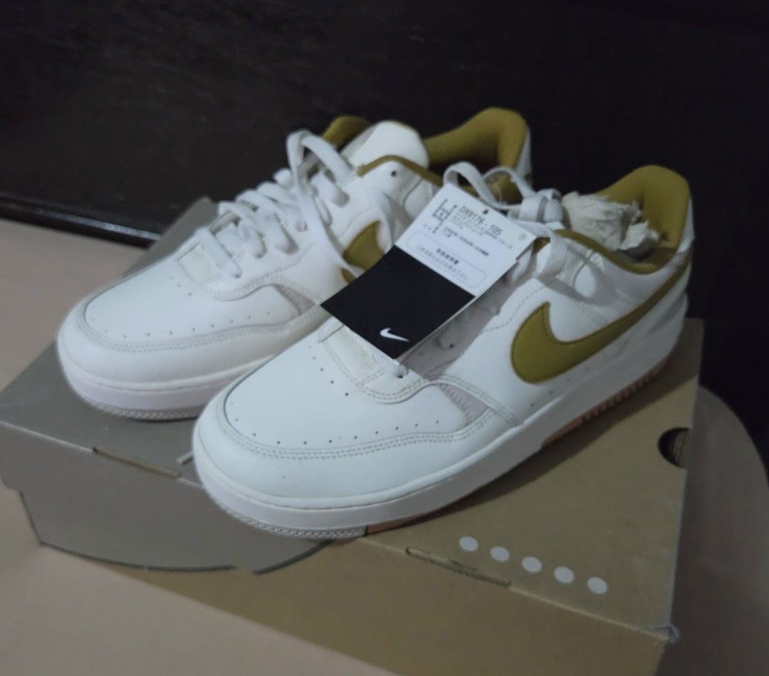 Nike sneakers (Category: Sneakers) located in Marikina City. Submitted by radjnrahrzh (Listing ID 1466714876, Image 1). Description: .