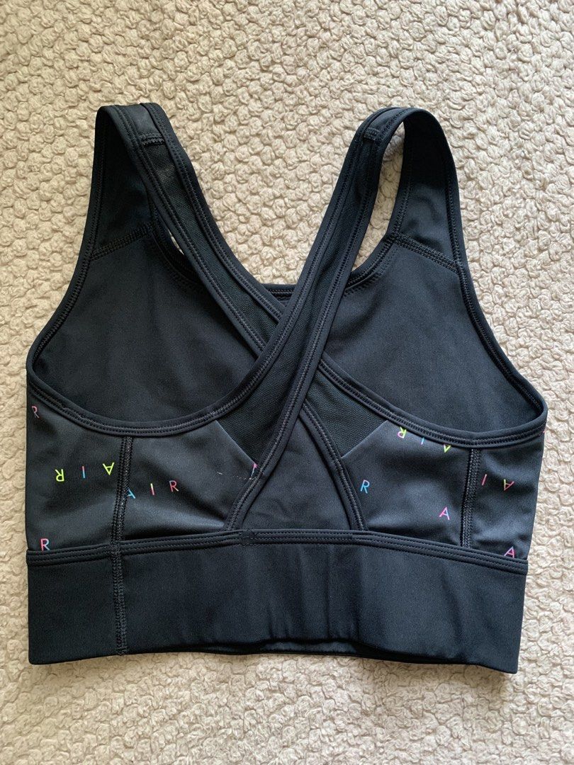 Nike Sportsbra (Category: Activewear) located in Manila. Submitted by nuelaar (Listing ID 1466743289, Image 2). Description: size xs to smallp.