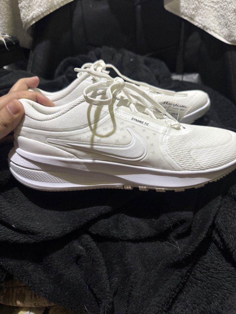 Nike Star Runner 5 Dynamic Fit White Sneakers (Category: Sneakers) located in Manila. Submitted by pierce_120 (Listing ID 1466673407, Image 3). Description: - Brand: Nike Star Runner 5 - Color: White - Condition: Brand new, never worn, with Marshall's tag attached - Size: 7Y / EUR 40 / 25 cm - Features: Dynamic Fit, clean mesh upper, cushioned sole, textured tread - Ideal for: Everyday running or casual wear - no box kasi sinabay lang siya pauwi 