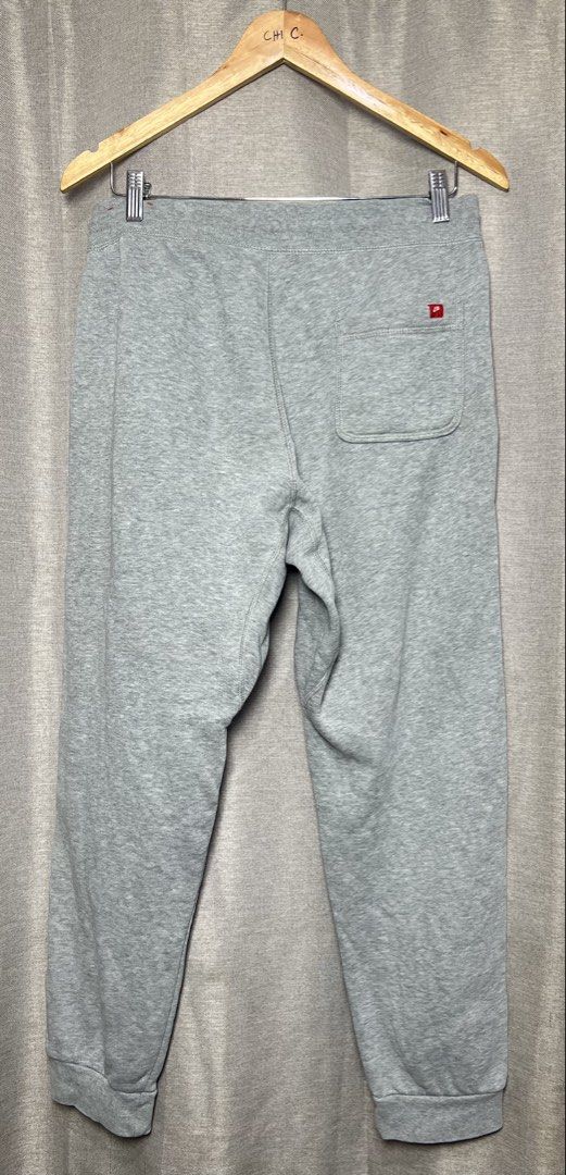 Nike sweat pants red tag (Category: Joggers) located in General Trias. Submitted by luxfinds2019 (Listing ID 1466651136, Image 3). Description: Nike sweat pants 699 shipped Git 33-35 39.5 length Excellent 💯 No issue Loc laguna Pm.