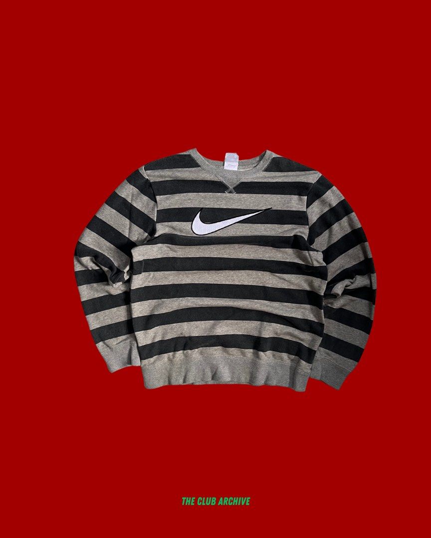 Nike Sweater (Category: Coats, Jackets and Outerwear) located in Bacolod City. Submitted by danielle5_ (Listing ID 1466585071, Image 1). Description: Medium, 21x25 Flaws: none Mine: 600.