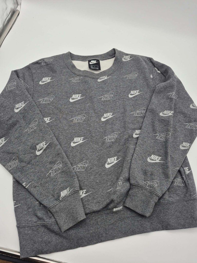 Nike sweatshirt Medium (Category: Activewear) located in Davao. Submitted by marthascloset (Listing ID 1466764379, Image 1). Description: .
