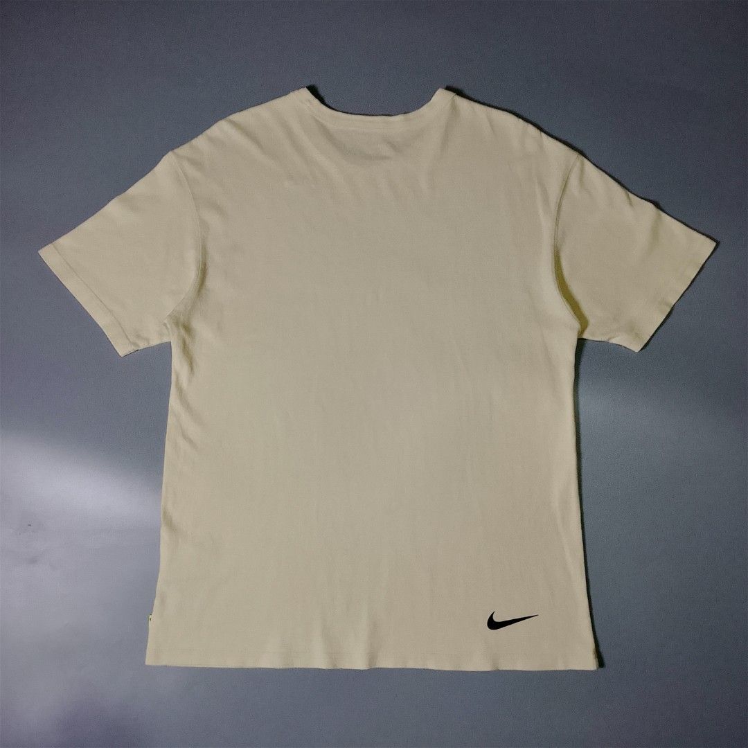 Nike Swoosh (Category: Tshirts & Polo Shirts ) located in Taguig. Submitted by 8kthrifter (Listing ID 1466589194, Image 2). Description: 🏷️Tag size: Large ▪️Width: 20.5 ▪️Length: 28 ▪️Color rate: 10/10 ▪️No issue ▪️Excellent Condition.