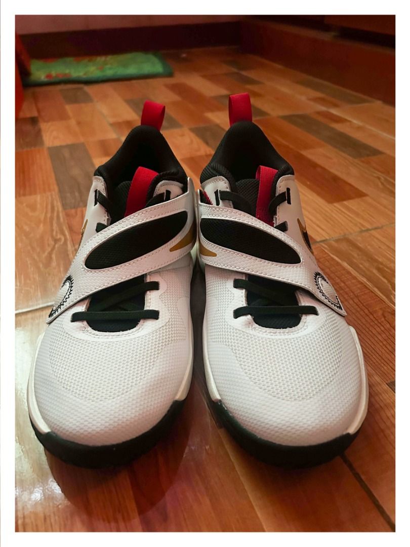 Nike Team Hustle D 11 (Category: Kids Wardrobes & Storage) located in Caloocan City. Submitted by bad.apparel (Listing ID 1466687040, Image 2). Description: Product: Nike Team Hustle D 11 Kids Wear ✨ Condition: Brand New / Unworn (10/10) 📏 Sizing: UK 5 | 24 cm | EUR 38 | BR 36 🎨 Colorway: White / Metallic Gold / University Red / Black ​💰 Price: ₱3,000 (SRP: ₱3,595) ​📩 DM us to purchase or inquire! .