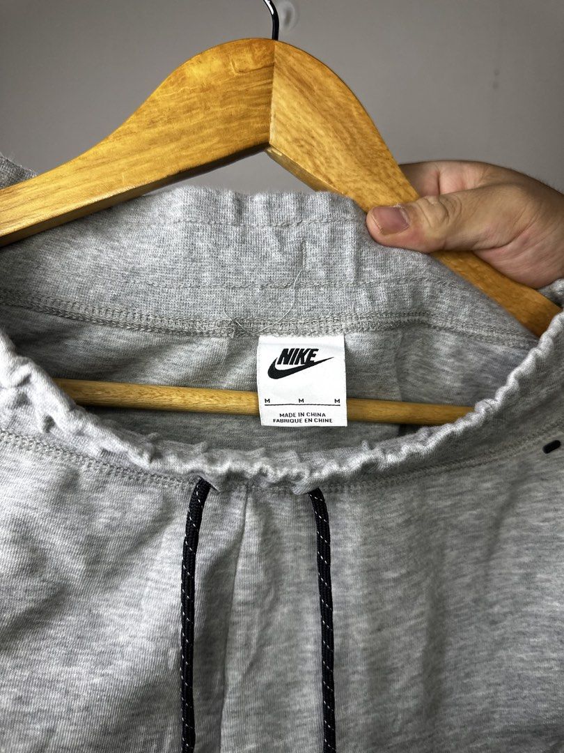 NIKE TECHFLEECE (Category: Joggers) located in Molave. Submitted by thriftmate13 (Listing ID 1466588162, Image 2). Description: .