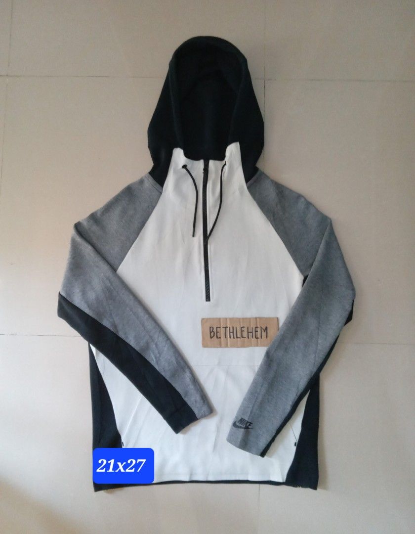 Nike techfleece hoodie (Category: Coats, Jackets and Outerwear) located in Akbar. Submitted by bethlehema07352 (Listing ID 1466647206, Image 1). Description: .