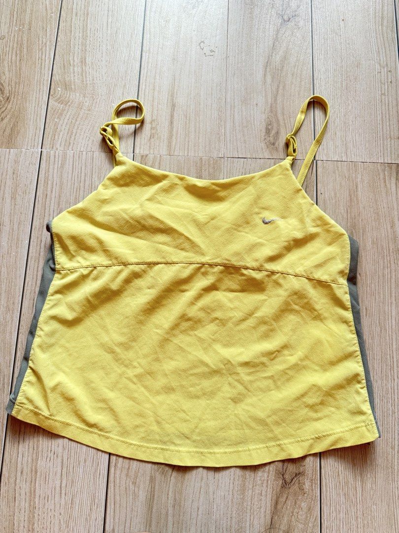 Nike top (Category: Activewear) located in Manila. Submitted by mariadarna (Listing ID 1466728886, Image 1). Description: .