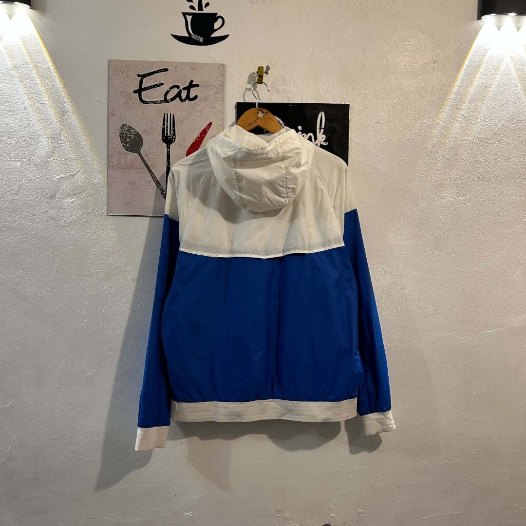 Nike WindRunner Men's Lined Jacket (Category: Coats, Jackets and Outerwear) located in Quezon City. Submitted by streetwearandluxph (Listing ID 1466564089, Image 2). Description: Nike WindRunner Men's Lined Jacket.