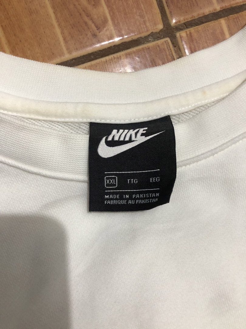 Nike Worldtour Sweater (Category: Activewear) located in Quezon City. Submitted by twi_cezzz (Listing ID 1466742366, Image 3). Description: .