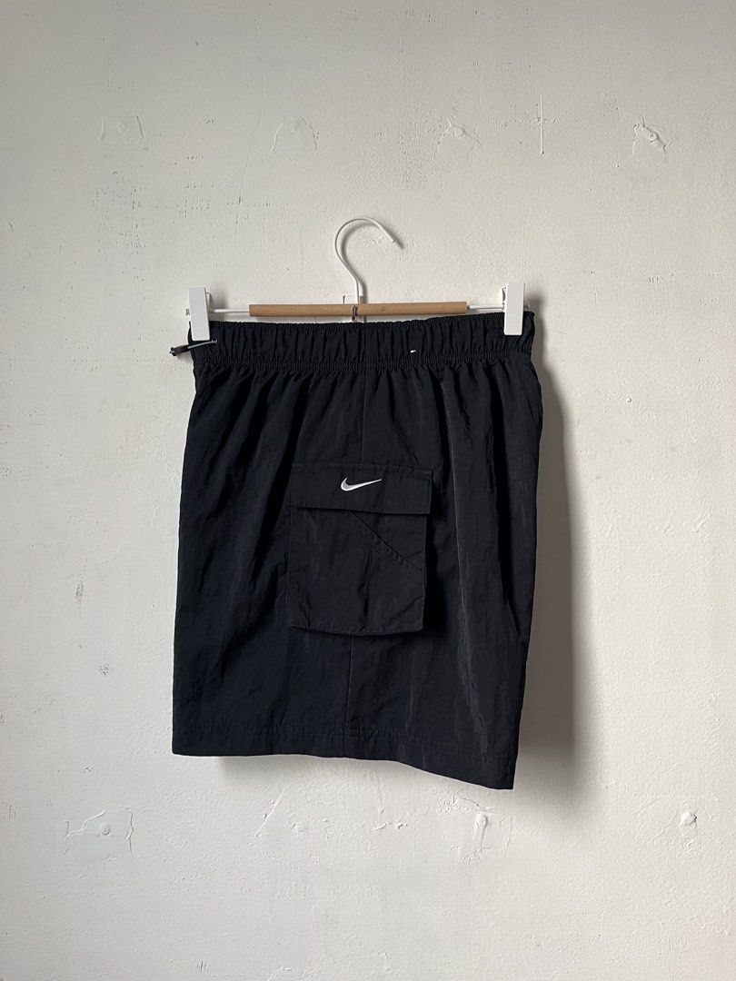 Nike Woven Cargo Short (Category: Activewear) located in Cagayan de Oro. Submitted by vigo999 (Listing ID 1466631382, Image 1). Description: Nike Woven Cargo Short Relaxed fit Unisex Size S Relaxed Fit Condition: As new Color rate: 10/10 No issues Dimes: 26-30x16 Leg Opening: 13.