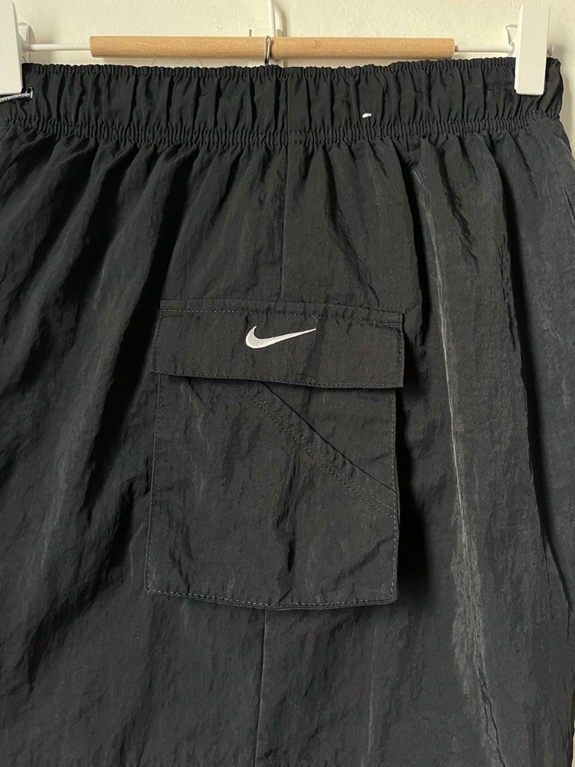 Nike Woven Cargo Short (Category: Activewear) located in Cagayan de Oro. Submitted by vigo999 (Listing ID 1466631382, Image 3). Description: Nike Woven Cargo Short Relaxed fit Unisex Size S Relaxed Fit Condition: As new Color rate: 10/10 No issues Dimes: 26-30x16 Leg Opening: 13.