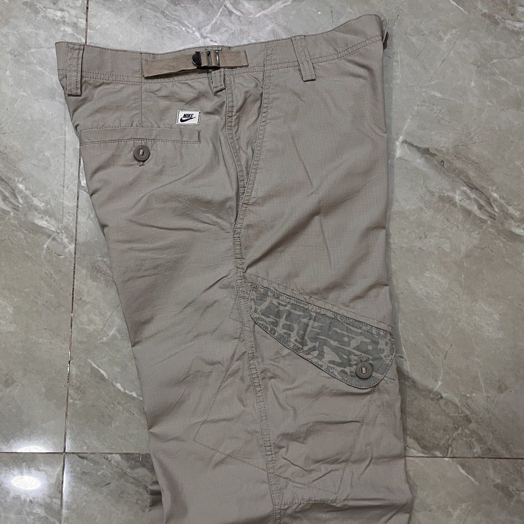 NIKE Y2K KHAKI CARGO PANTS (Category: Jeans) located in Marikina City. Submitted by arniejane23 (Listing ID 1466740150, Image 3). Description: NIKE Y2K KHAKI CARGO PANTS SIZE L ON TAG DIMENSION waistline - 32-34 ADJUSTABLE WAISTLINE length - 41 NO ISSUE/NO FLAWS EXCELLENT CONDITION!! 📩📩📩.
