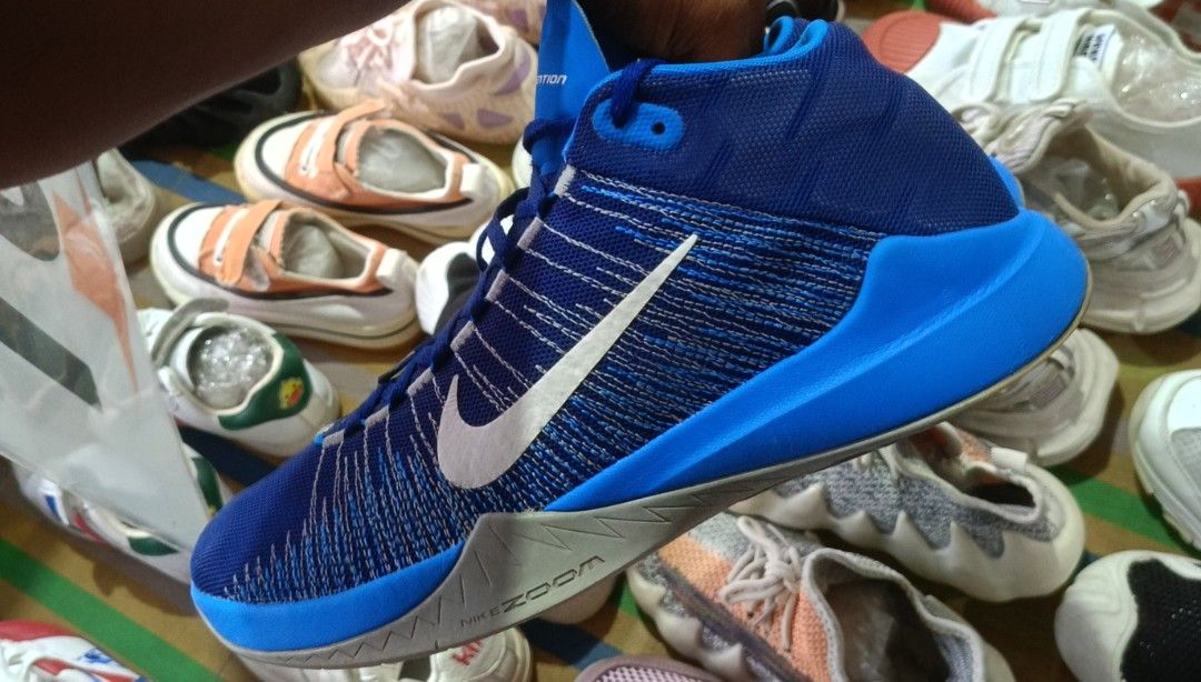 NIKE ZOOM ASCENTION (Category: Sneakers) located in Bayugan. Submitted by retroshoesphilippines (Listing ID 1466702999, Image 2). Description: .