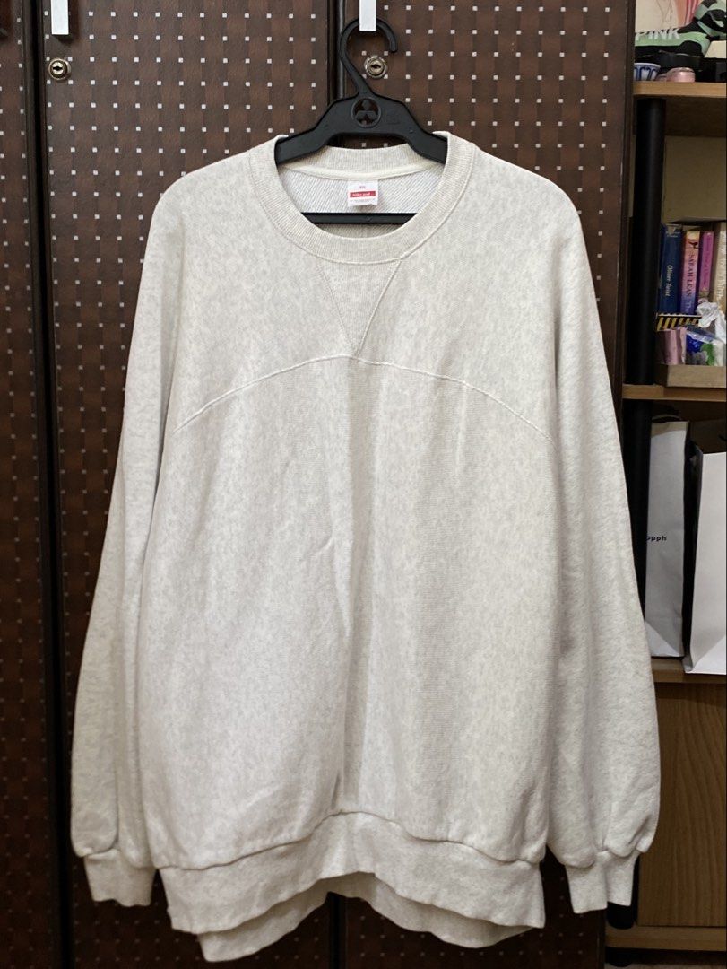 Niko and .. heavy material sweatshirt (Category: Coats, Jackets and Outerwear) located in Baguio. Submitted by user029483859294 (Listing ID 1466681781, Image 3). Description: No issues Like new Tight ribbings pa 27x29 dimes.