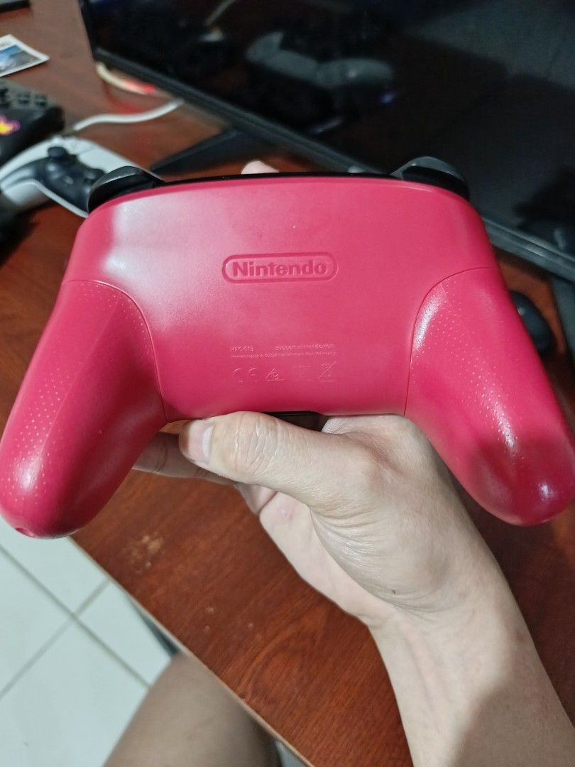 Nintendo Pro Controller Xenoblade (Category: Controllers) located in Caloocan City. Submitted by shotie10 (Listing ID 1466576546, Image 2). Description: For Sale: Pro Controller For NSW No issue No Drifting Price: 1500 Location: Caloocan South MOD: Lalamove, J&T Express MOP: Gcash, Cash Only Can Meetup: 5th ave LRT Station 1 Pm me .