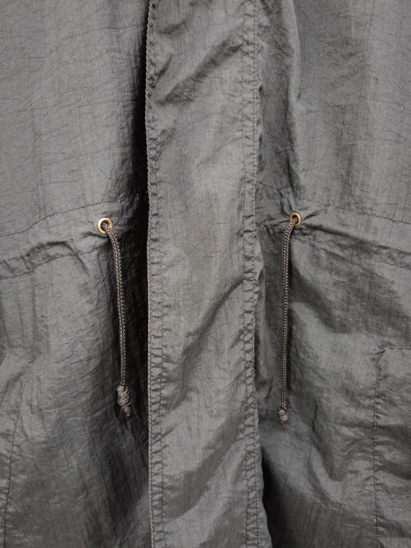 Nîké Black Windbreaker Jacket (Category: Coats, Jackets and Outerwear) located in Manila. Submitted by robco (Listing ID 1466564394, Image 3). Description: Nîké Black Windbreaker Jacket" Length - 31 Width - 25.5 Size - L - XL Excellent Condition Issue - Sira yung puller ng zipper MINE - 250 #ukayukay #ukayukayphilippines #bidding #nikejacket.