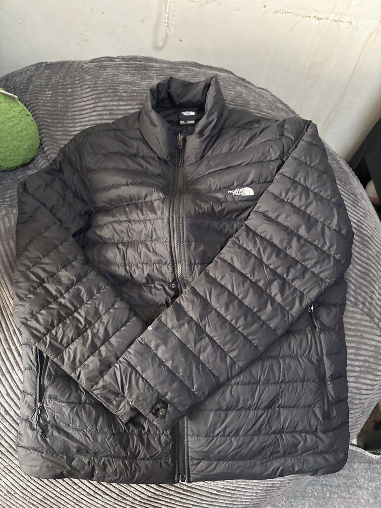 NORTH FACE 700 SERIES PUFFER JACKET (Category: Coats, Jackets and Outerwear) located in Angeles City. Submitted by migs_font29 (Listing ID 1466773225, Image 1). Description: .