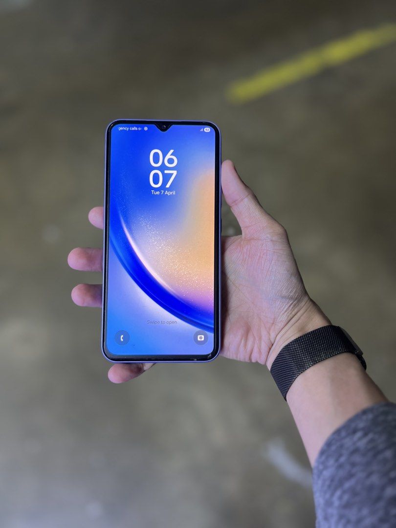 [NOT AVAILABLE] Samsung Galaxy A34 5G 128GB (Category: Other Gadgets) located in Mandaluyong City. Submitted by justonlyreyn (Listing ID 1466667353, Image 2). Description: ⚠️ Strictly no photo grabbing❗️ ✅ Actual pictures are all posted ✨ Price: P6,590.00 Samsung Galaxy A34 5G 128GB ROM 16GB (8GB + 8GB) Expandable RAM No SIM Restrictions (Open to any SIM) 5G-Ready Network Refresh Rate: 60Hz & 120Hz Smoothness (Physical Grade): 99% No Hidden Issue