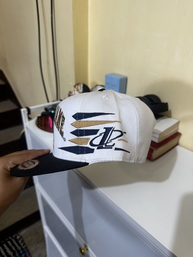 Notre Dame Fighting Irish Snapback Cap Hat (Category: Caps & Hats) located in Baler. Submitted by sidequester (Listing ID 1466584261, Image 2). Description: - Notre Dame Fighting Irish - Color: White crown, black brim, green undervisor - Details: Embroidered front and side graphics, original sticker intact on brim - Closure: Adjustable snapback - MOP: Any online bank or e-wallets - MOD: Can do meet up and ship nationwide - Can offer discount or b