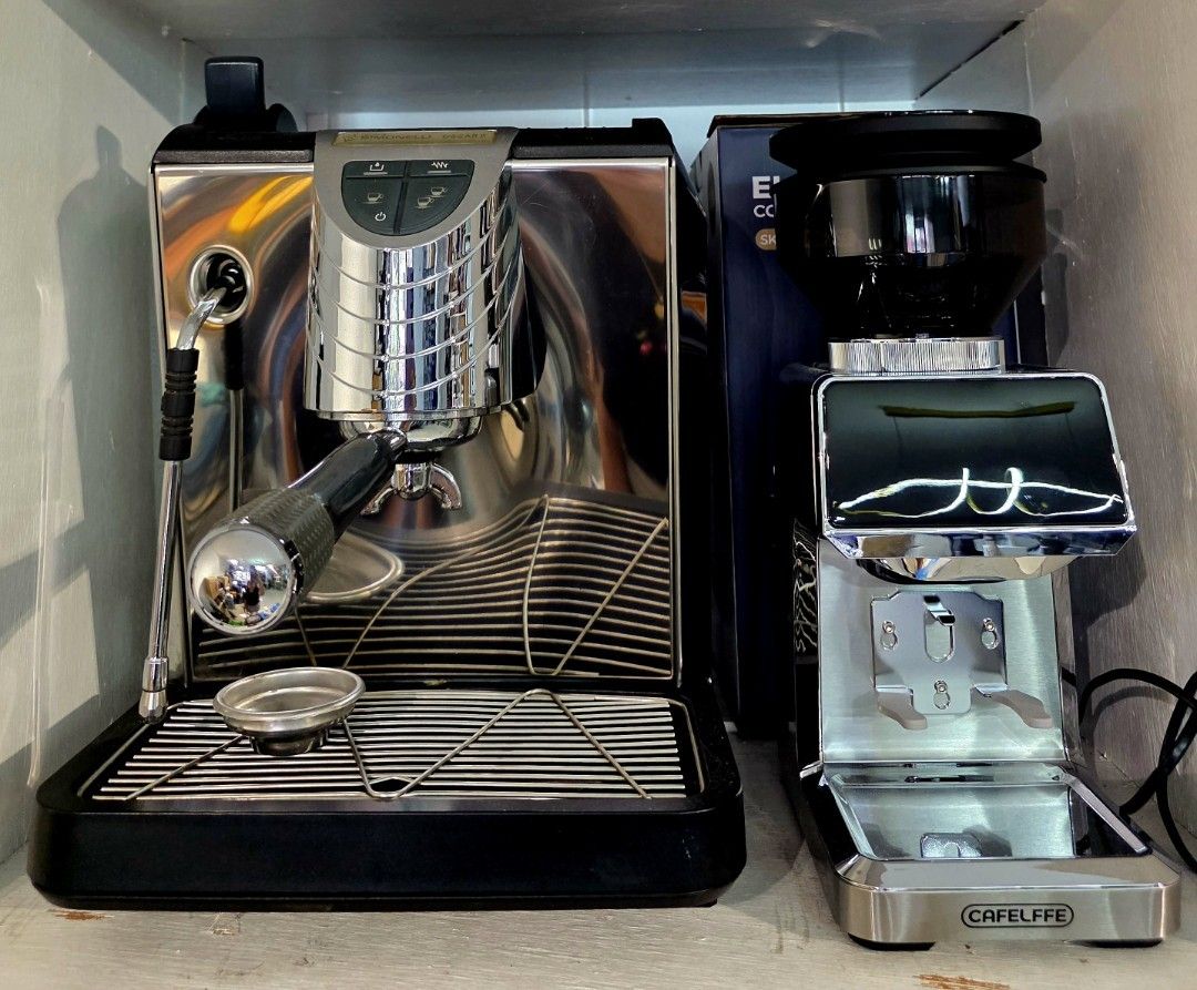 NUOVA SIMONELLI OSCAR II + DIGITAL COFFEE GRINDER (Category: Coffee Machines & Makers) located in Bulacan. Submitted by iamvanillapeach (Listing ID 1466634584, Image 1). Description: For sale: Nuova Simonelli Oscar II + Digital Coffee Grinder | 49,500 PESOS EACH ONLY | Condition: Used; In good condition — with service warranty | 220v 📍Pulilan, Bulacan 🚚 Nationwide Delivery.