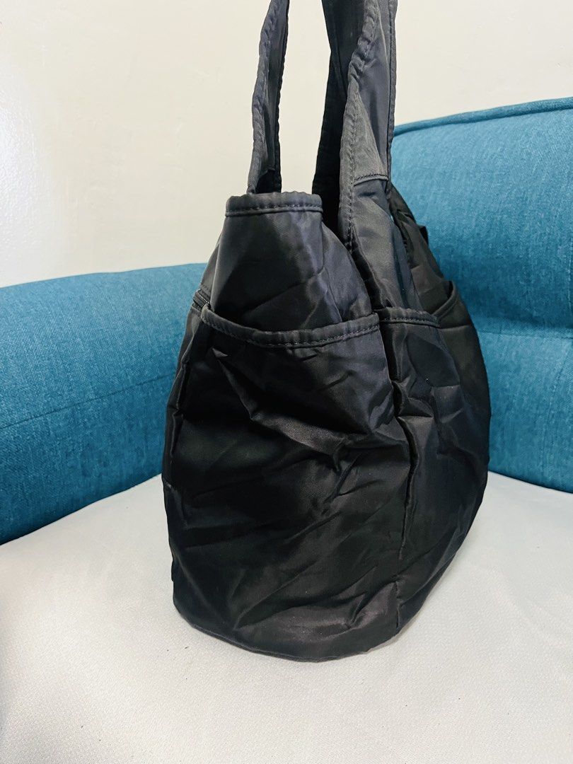 NYLON TOTE BAG (Category: Tote Bags) located in Tacurong. Submitted by pearlitas_ukay (Listing ID 1466570307, Image 3). Description: NYLON TOTE BAG BAG Good as new Size large Mine 350 matic yours🤗 •Thrifted •UkayUkay.